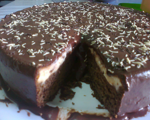 Bolo Bomba de Chocolate - Receita Fácil e Deliciosa