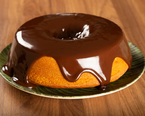 Bolo de Cenoura com Cobertura de Chocolate: Uma Receita Irresistível