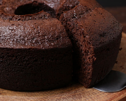 Bolo de Chocolate com Apenas Ingredientes Básicos