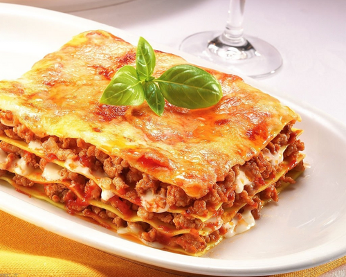 Lasanha de Carne com Molho de Carne Caseiro