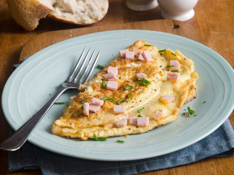 Omelete de presunto e queijo: uma opção rápida e deliciosa