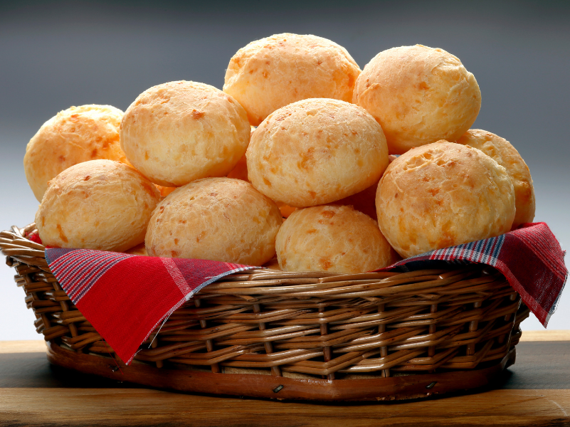 Receita Fácil de Pão de Queijo Com Cebola e Creme de Ricota